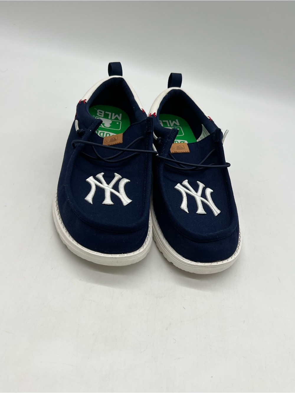 Rare Hey Dude Wally Men's Sz 9 Blue White Funk MLB Yankees Slip On Shoes.